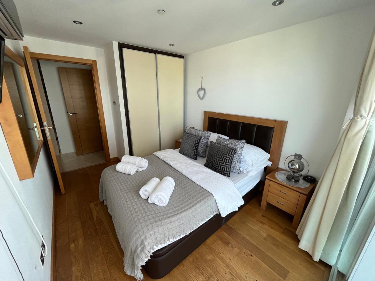 Ocean Village Lovely 2 Bedroom Apartment غيبرالتار المظهر الخارجي الصورة