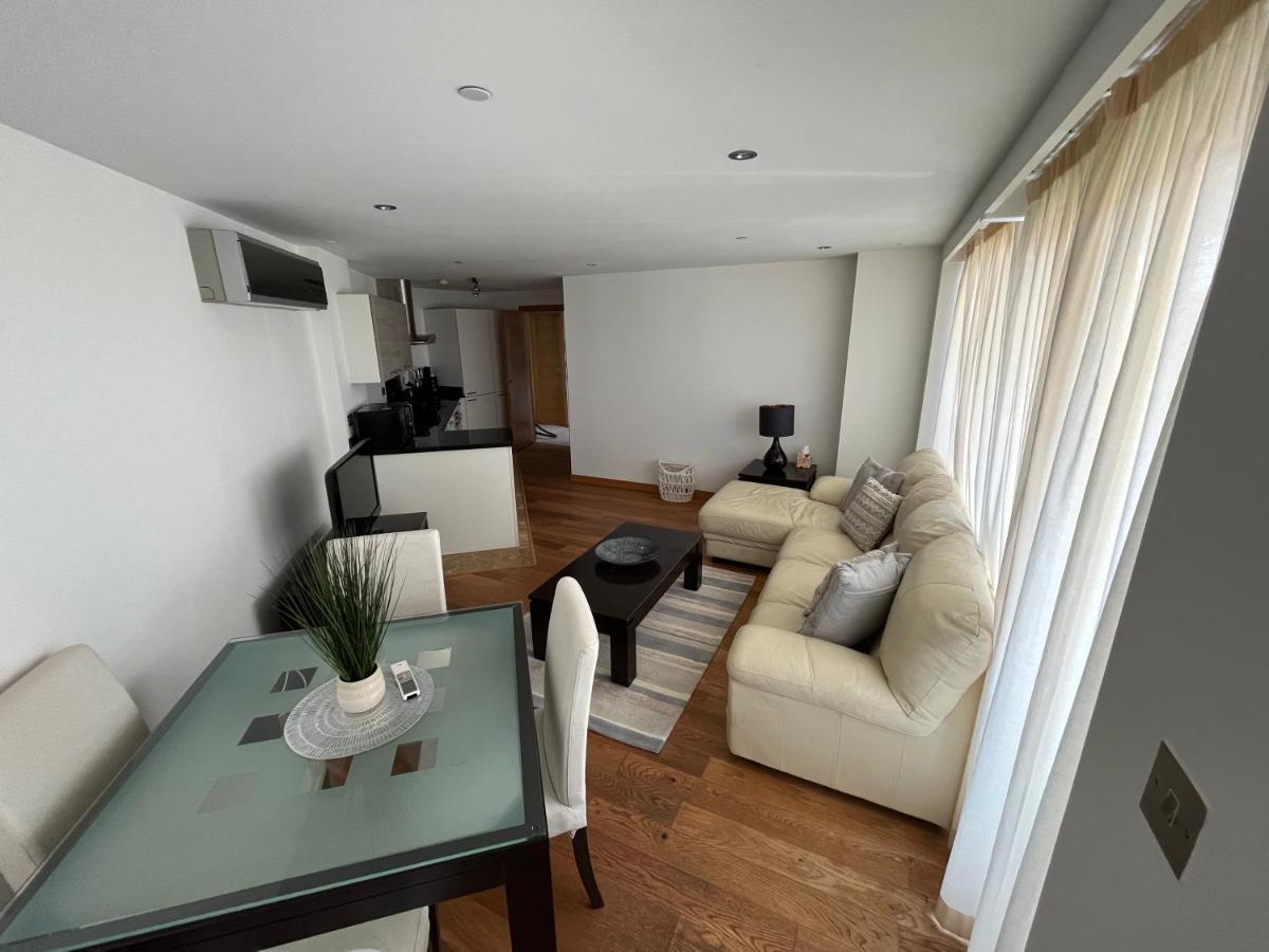 Ocean Village Lovely 2 Bedroom Apartment غيبرالتار المظهر الخارجي الصورة