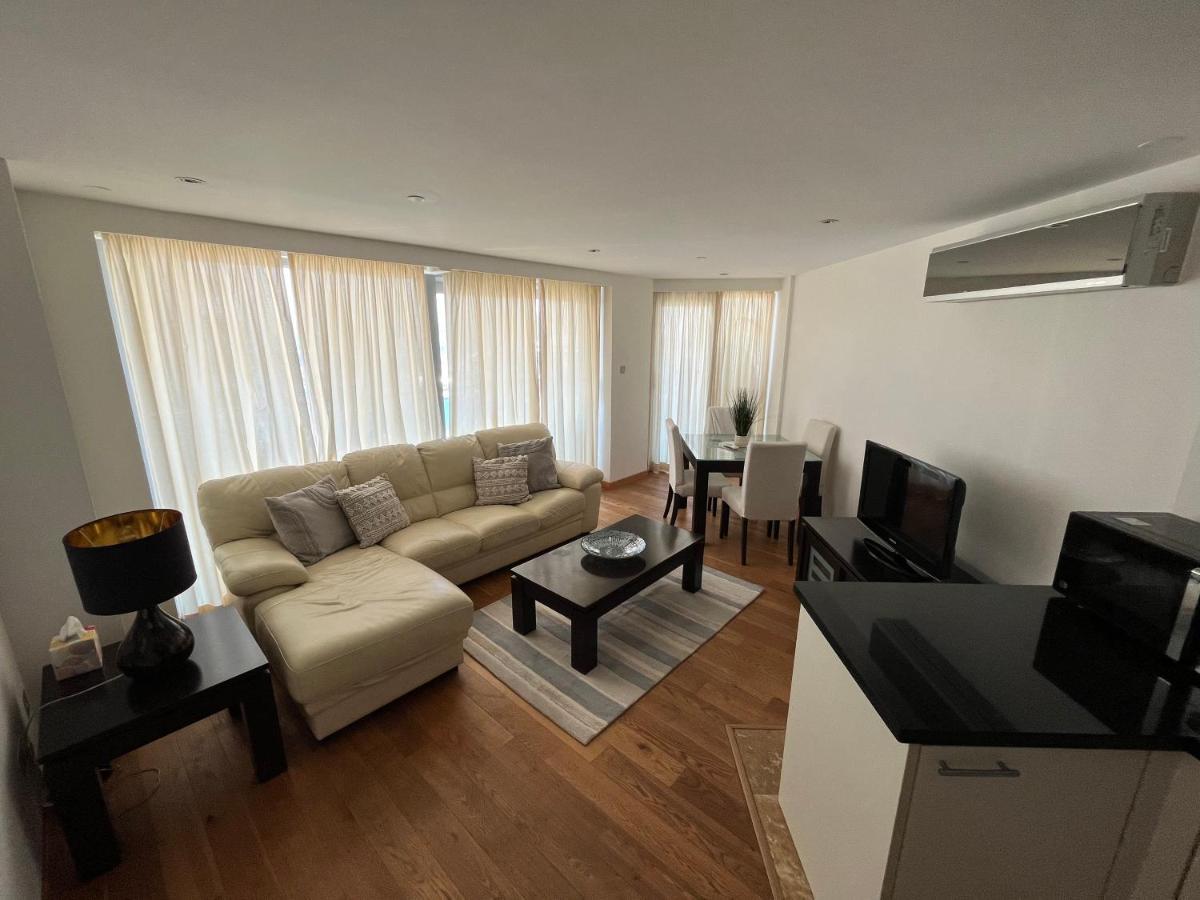 Ocean Village Lovely 2 Bedroom Apartment غيبرالتار المظهر الخارجي الصورة